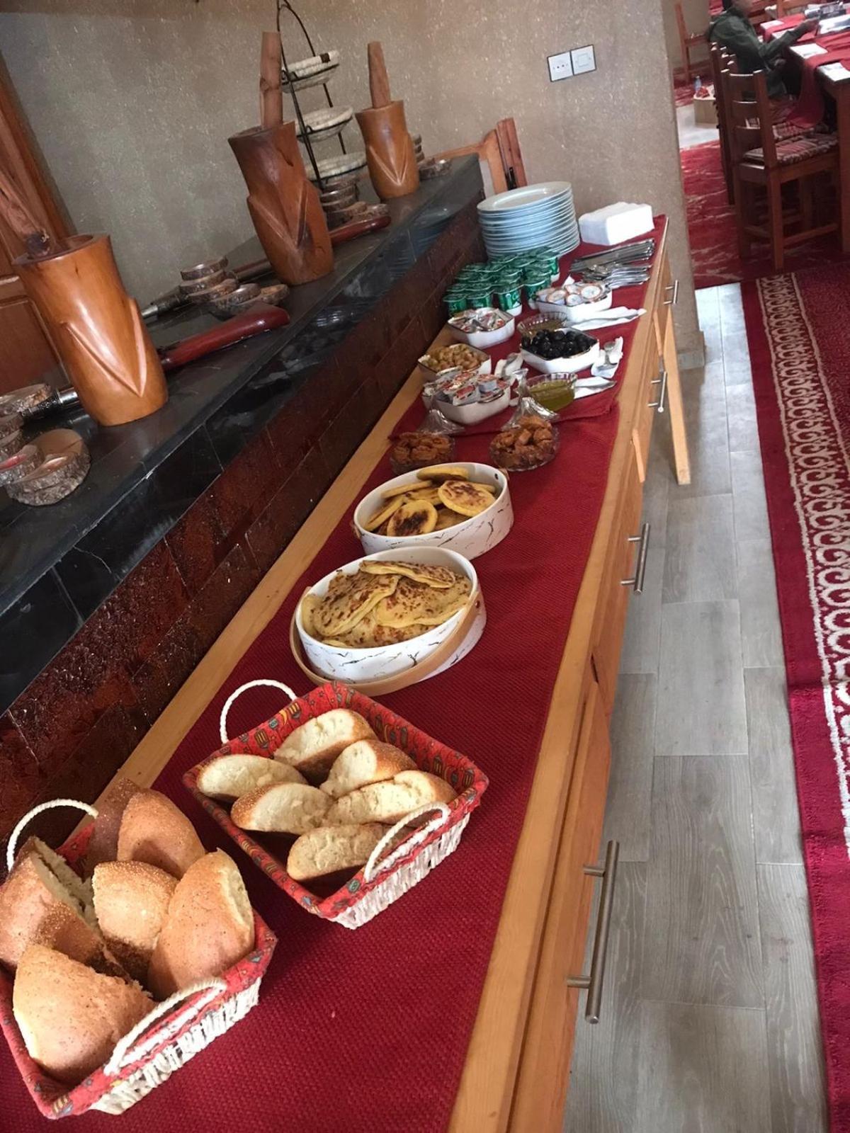 Ostello Dar Al Qanass Imane Midelt Esterno foto